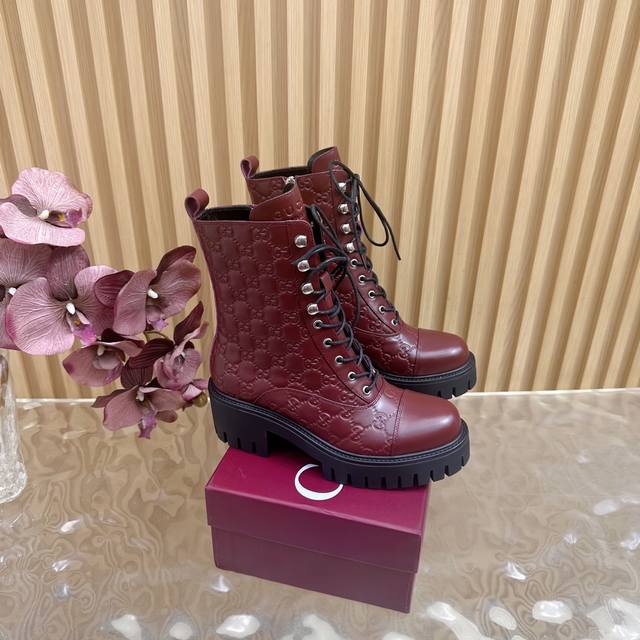 2025 Autumn/Winter Gucci Women's Ss New Double G Embossed Lace-up Hiking Ankle B