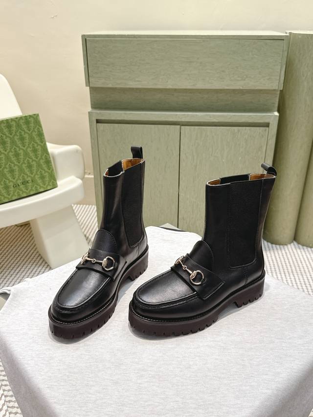 High-quality Gucci 25Ss Fall/Winter Classic Horsebit Ankle Boots (Retailer Item)