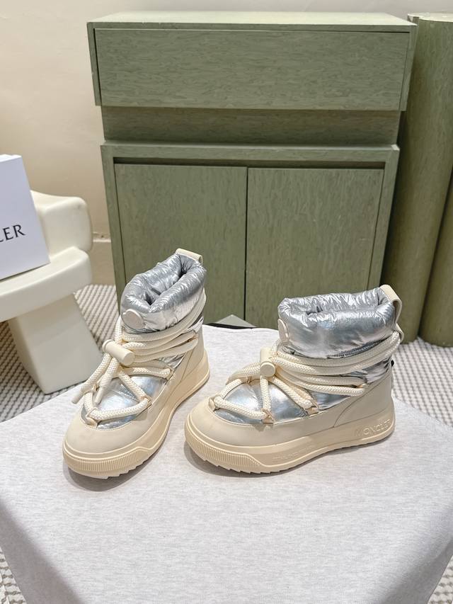 High-quality Moncler 2025 snow boots, a perfect blend of luxury and function. Li