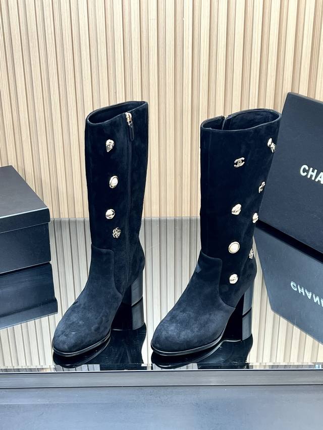 Top-tier version Chanel chunky heeled boots, long boots, high-top shoes. Look fo
