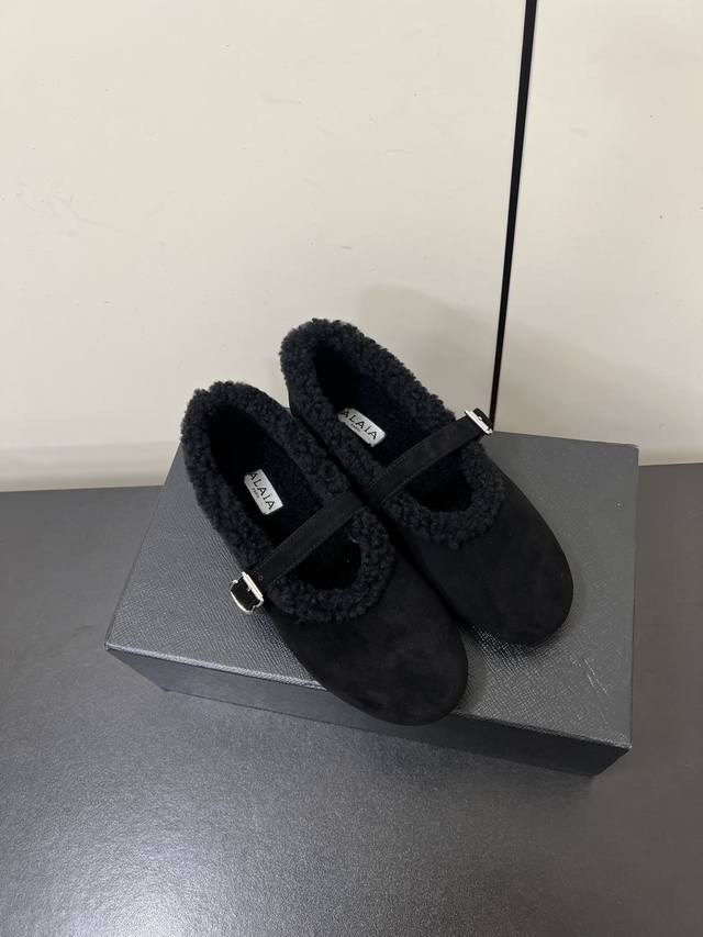 Alaia 25Ss Autumn/Winter New Wool Mary Jane Shoes. Made with suede upper and lam