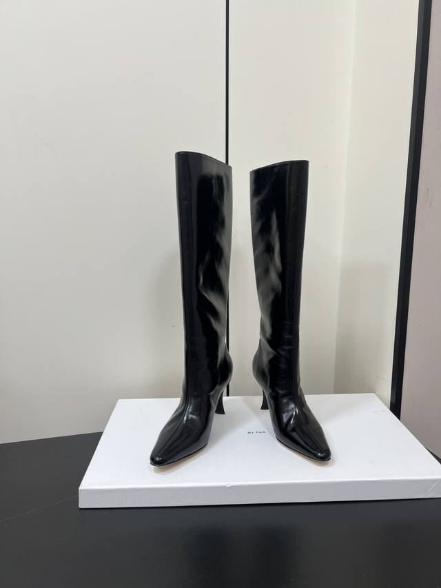 Byfar Autumn/Winter Pointed-Toe High-Heeled Boots These boots have been incredib