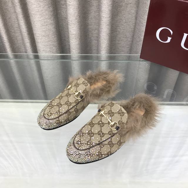 Diamond-faced 2025 Early Autumn New Colorway Gucci Princetown Classic Wool Slipp