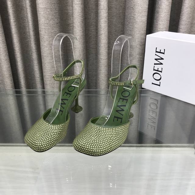 Loewe Ss Summer Limited Edition Sandals with Leather and Rhinestone Surface. Fea