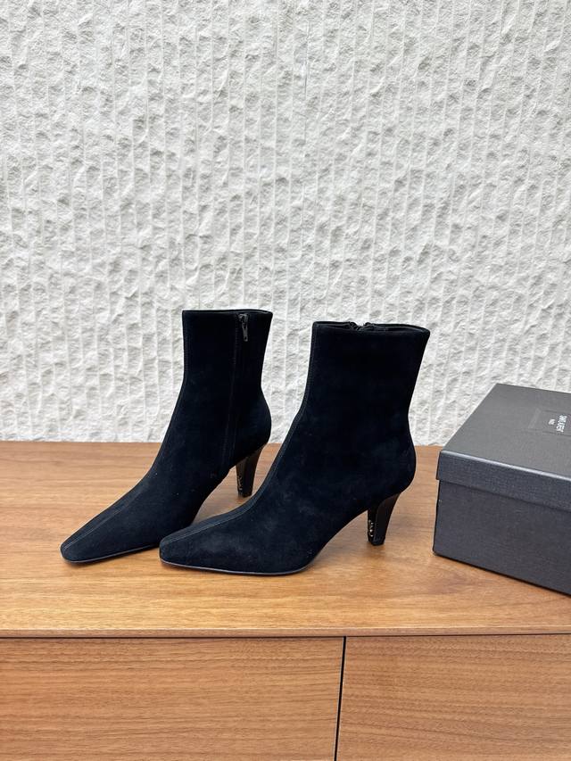 G731 Saint Laurent 25Ss Fall/Winter New Side Zipper High-Heeled Ankle Boots. The