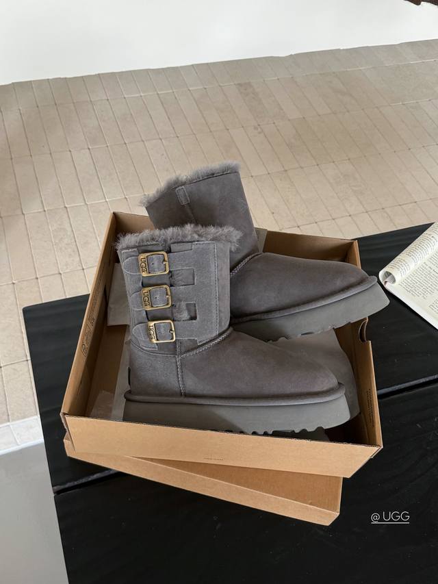 Thick-soled three-buckle riding boots. Retro logo brass buckle + sheepskin upper