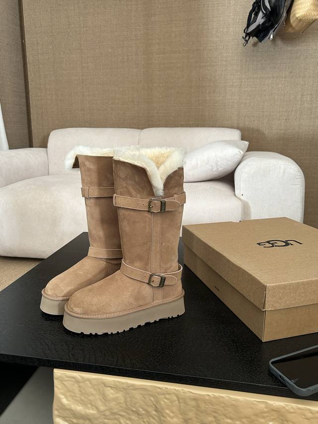 Rider platform boots, high-top style, made with A-grade leather and fur, a godde