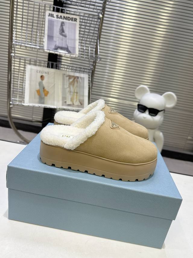 Factory Price: Prada's popular early spring sheepskin slippers, a runway item, s