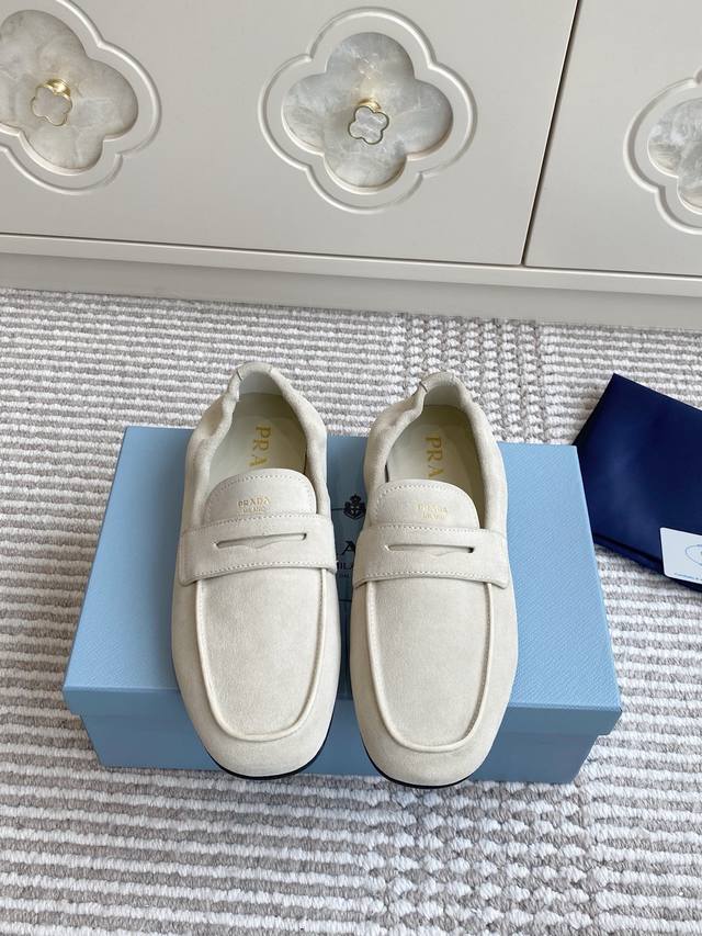 Prada New Arrival Couple Square-Toe Loafers (Men's & Women's) - Top Quality. The
