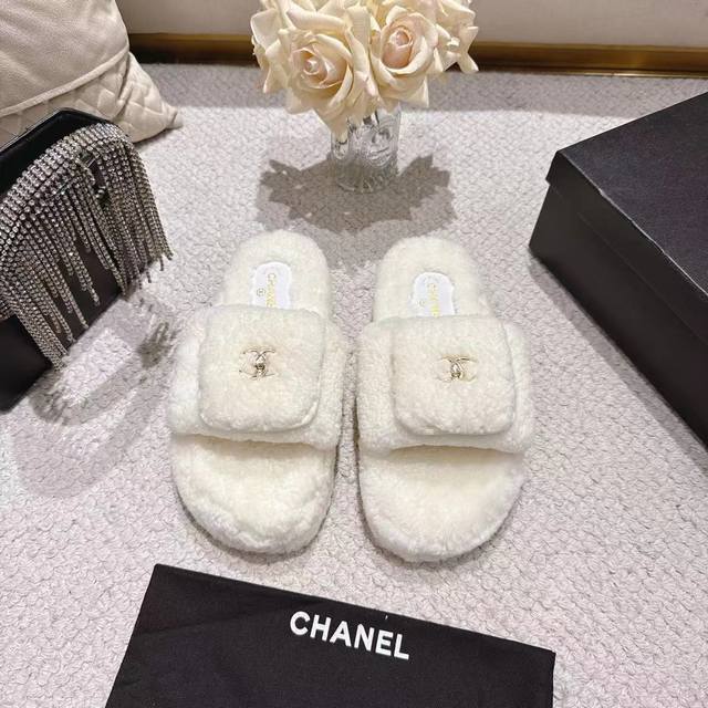 Chanel 25S Fall/Winter Lock Butterfly Slip-On - A Must-Have! So much more comfor
