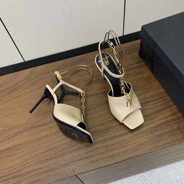 Bal*Ain Chain High-Heeled Sandals. Increasingly unique and outstanding, with an