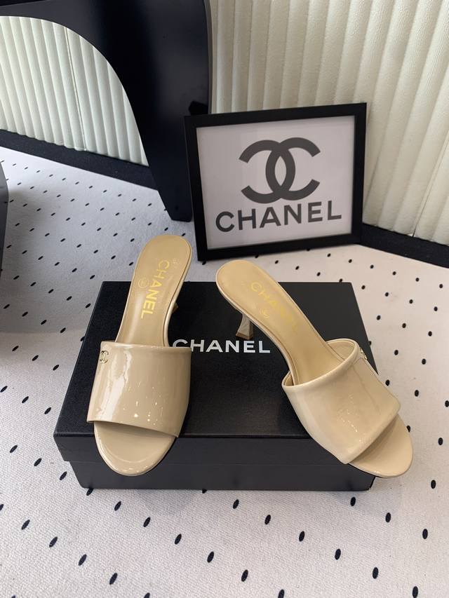 New Chanel high-heeled sandals, classic and versatile casual design, elegant and