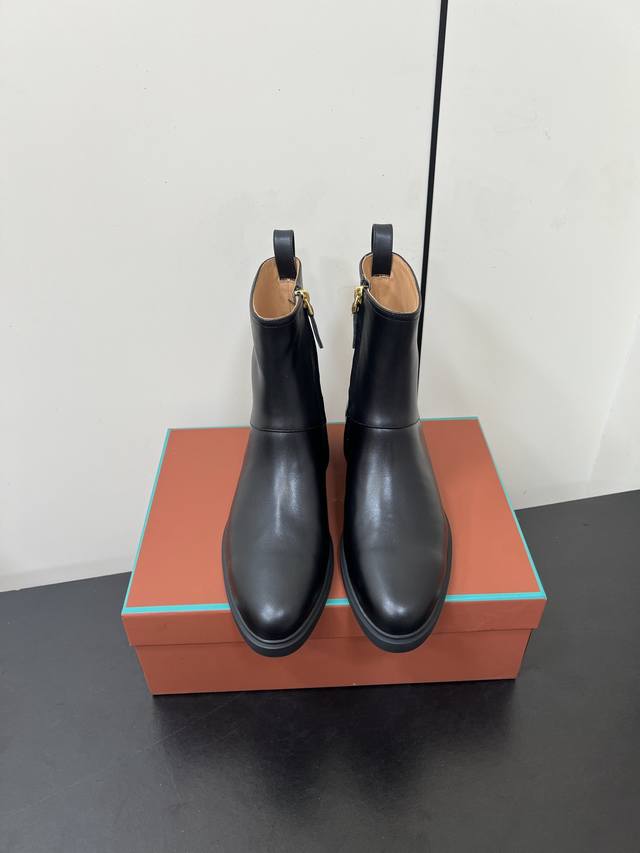 Loro Piana 25S Spring/Summer New Minimalist Retro Side Zipper Flat Ankle Boots.