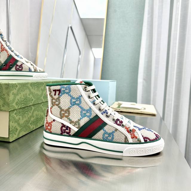 Factory Price: Women's +10 Top-tier version high-top boots for women and men. Gu