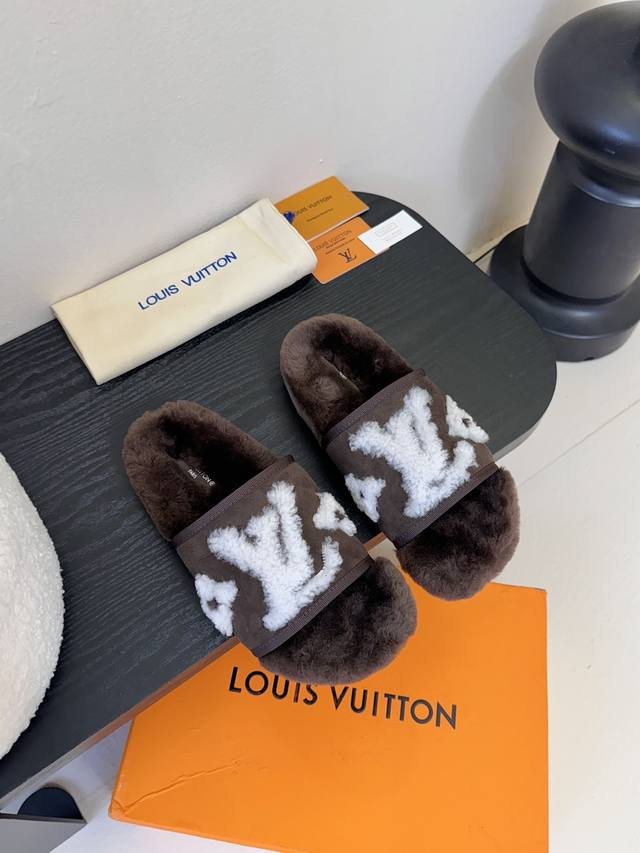 Exclusive high-quality LV (Louis Vuitton) autumn/winter hot-selling fluffy slipp