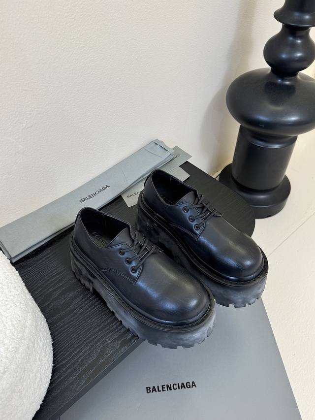 Balenciaga Strike Women's Platform Ankle Boots, New Arrival. These ankle boots f