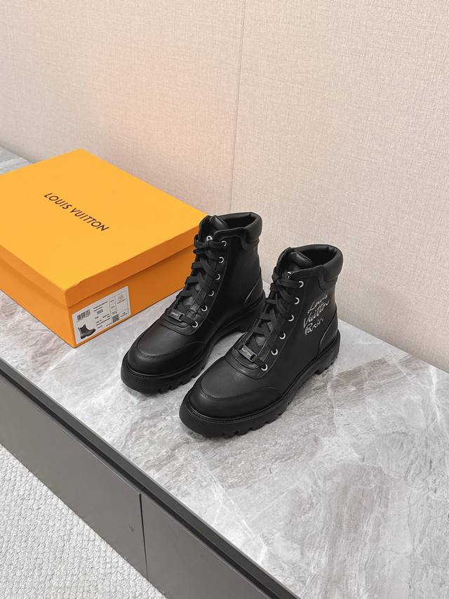 Louis Vuitton Fall/Winter Newest Martin Boots. Highly recommended by celebrities