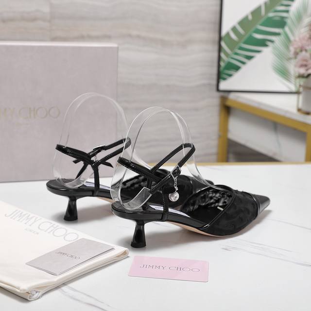 Top Version Jimmy Choo is a very comprehensive and prestigious fashion lifestyle