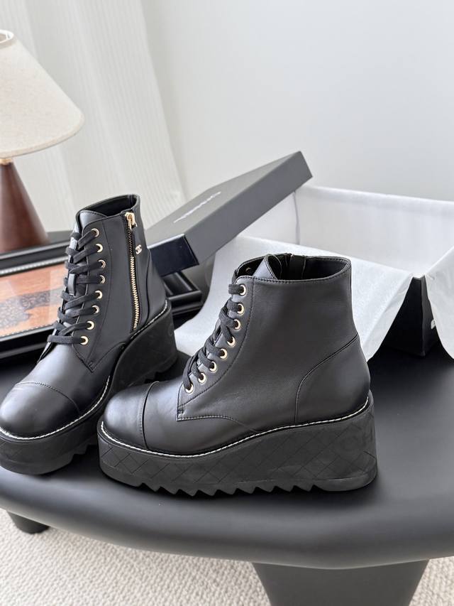 Chanel 25B New Platform Lace-up Ankle Boots Classic style, comfortable and versa