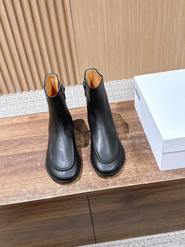 Dongguan Made# Mid-calf Boots, Minimalist High-End Flat Boots A simple update on