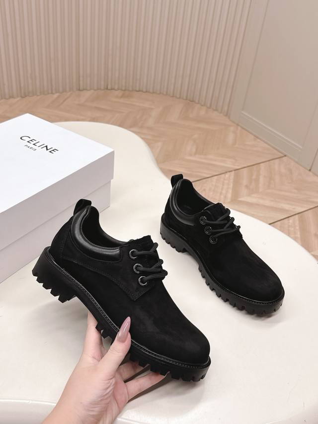 High-quality Celine classic casual yellow sneakers with a retro round toe. Styli