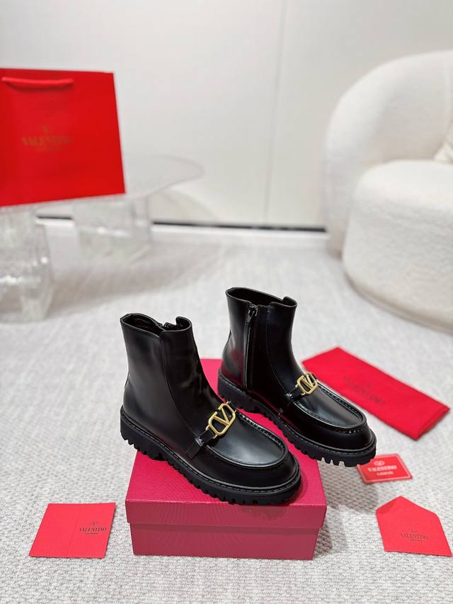 Valentino. Latest Valentino ankle boots from the Huatianlunnu boutique, featurin