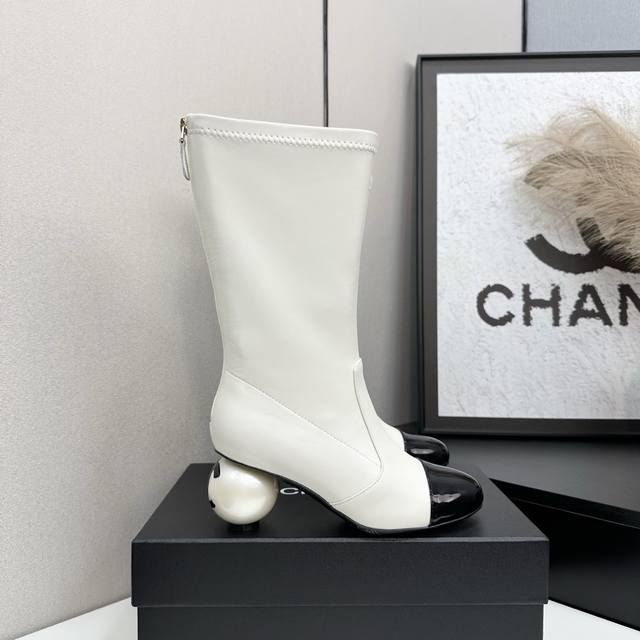 2025 Chanel Ankle Boots, a must-have item for this fall/winter season!! Chanel's