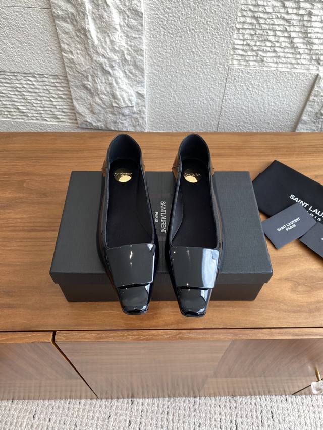 Top Version: Saint Laurent 25Ss Fall/Winter New Square Toe Buckle Flat Shoes (Ve