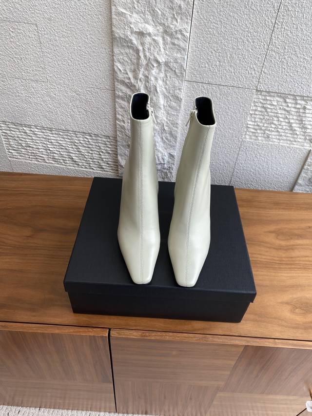 Top-tier version: Saint Laurent 25Ss Fall/Winter Francoise series square-toe sid