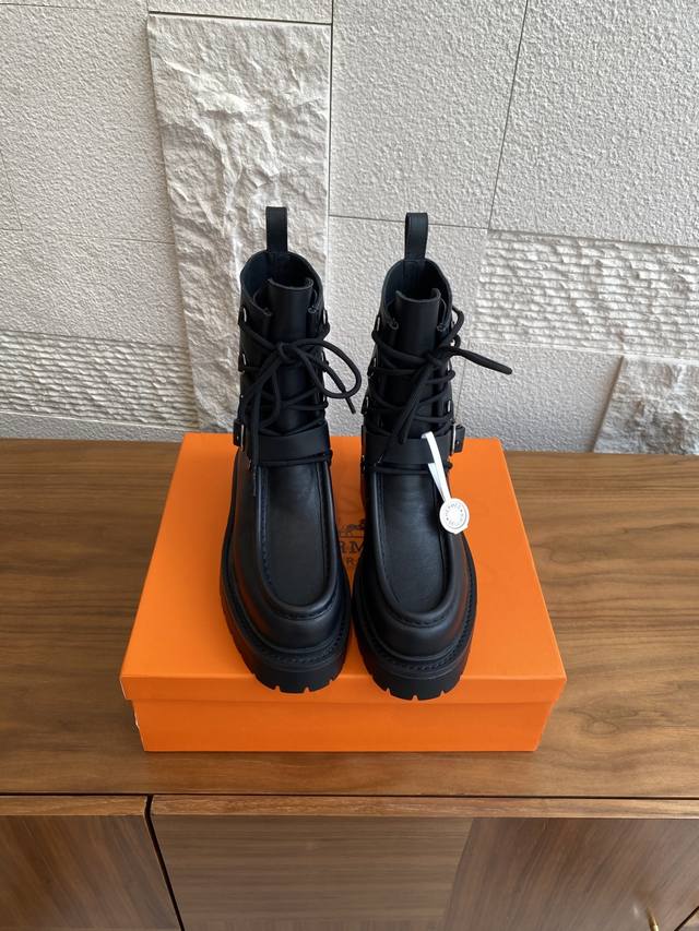 Top-tier version: Hermes 25Ss Autumn/Winter New Land Lace-up Platform Ankle Boot