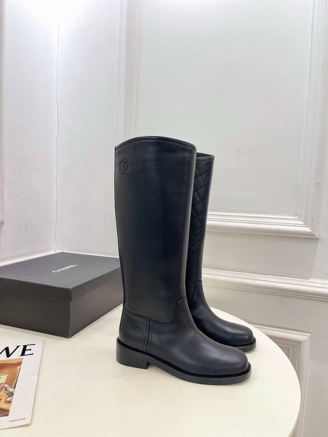 Chanel 25 2025 Fall/Winter Runway New Arrival: Chanel Classic Diamond Pattern Do