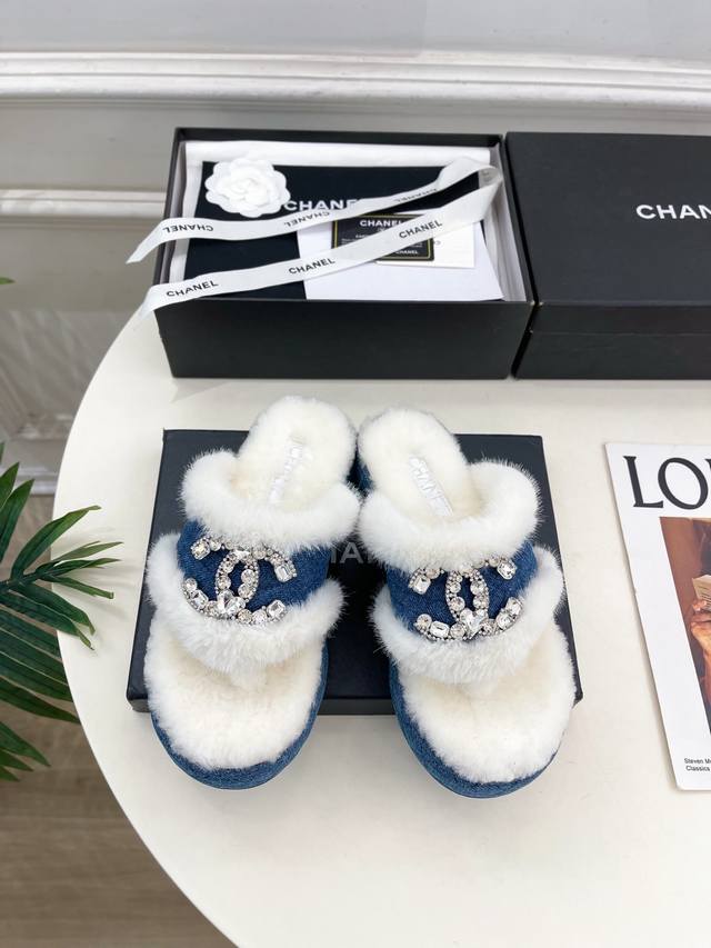 Chanel 25 2025 Autumn/Winter New Arrival Classic Chanel Double C Rhinestone Buck