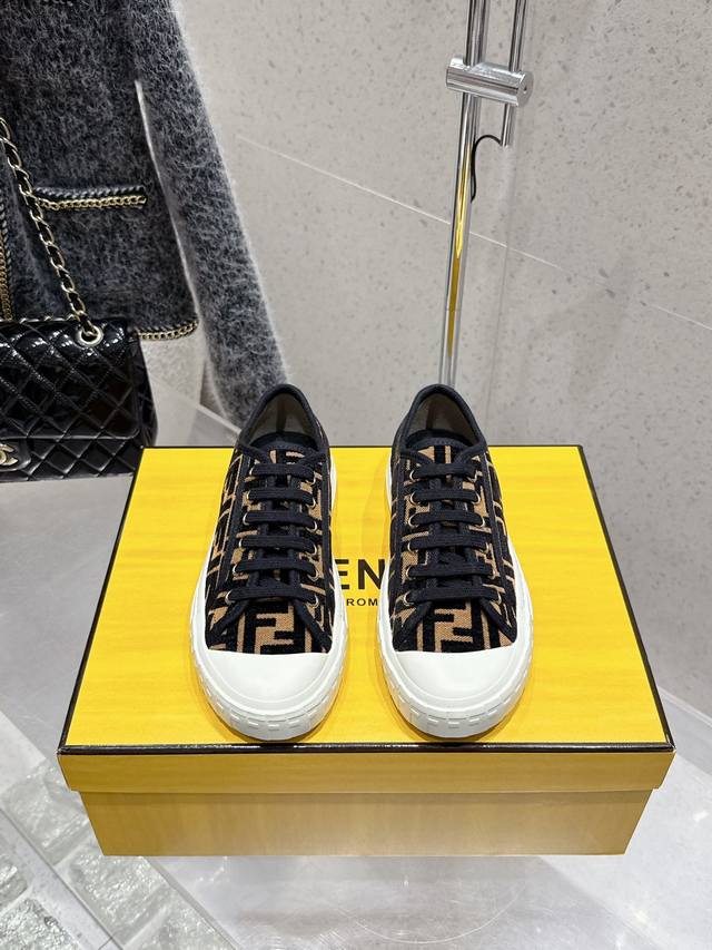 Factory direct Fendi new couple's sneakers, casual sports shoes, canvas shoes, c