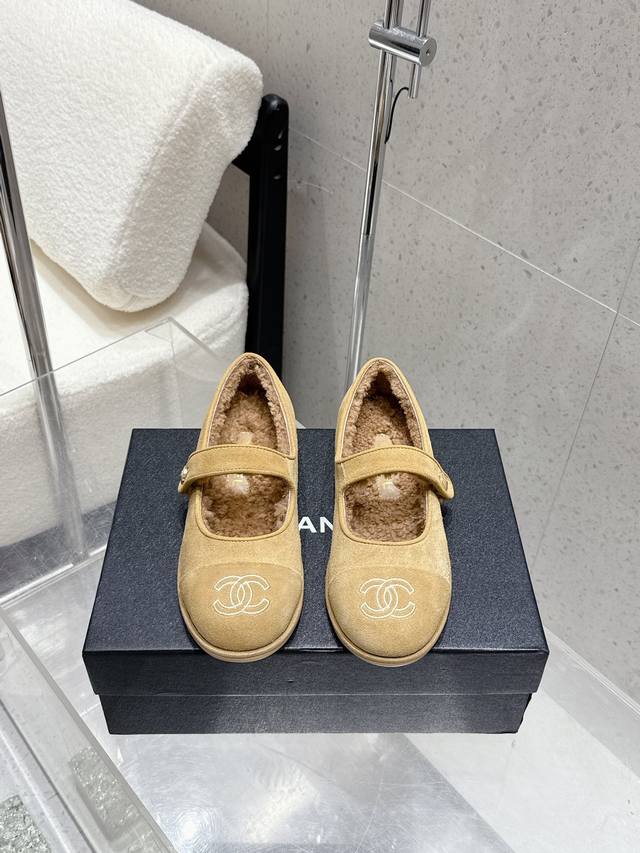 Chanel 2025 Fall/Winter New French Mary Jane Shoes, Furry Loafers, Retro and Ver