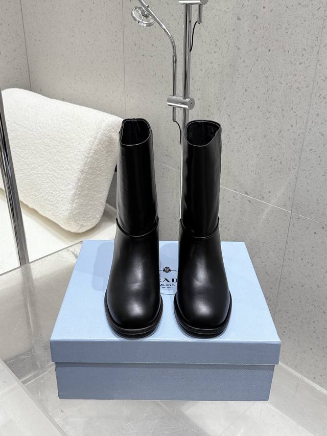 Prada 25Ss Autumn/Winter Riding Boots, Short Boots, Stylish Thick-Soled Casual B