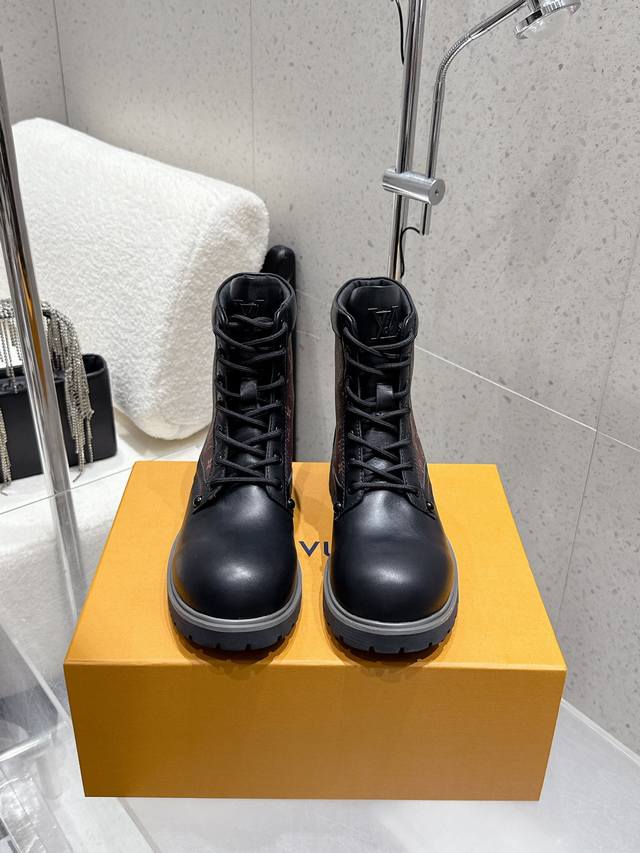 Factory direct Louis Vuitton 25Ss Autumn/Winter New LV Couple Style Lace-up Work