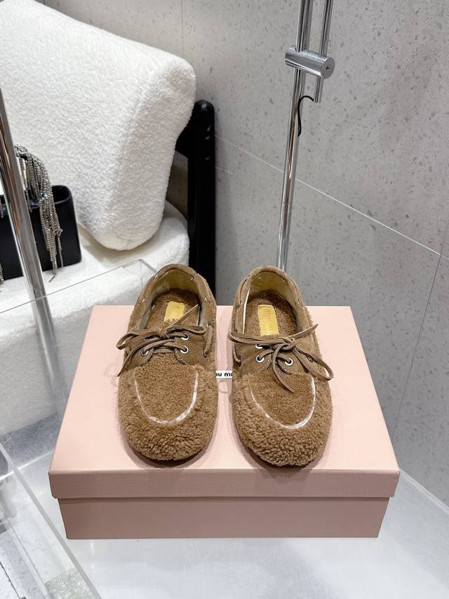 Factory direct Miu Miu slip-on loafers, the latest hot-selling bow-tie furry sho