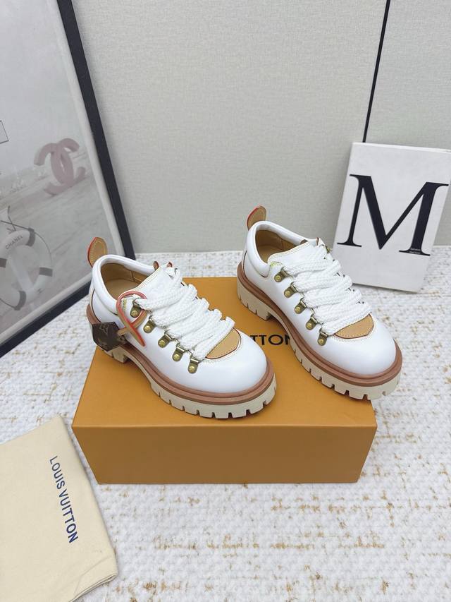 High-quality factory-made Lv Remix Derby shoes. Inspired by classic hiking boots