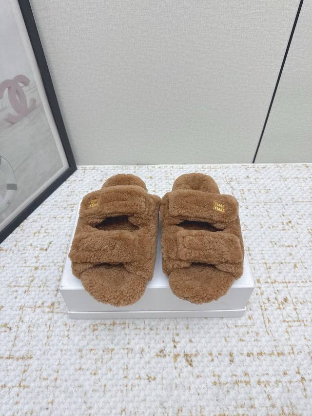 High-quality factory-made Miumiu 25 Autumn/Winter new wool slippers. Made of pur