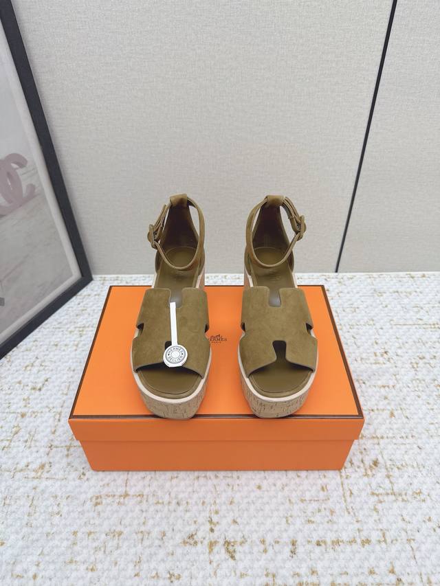 Factory direct women's top-quality version. Hermes*S, a new Fall/Winter 2025 sty