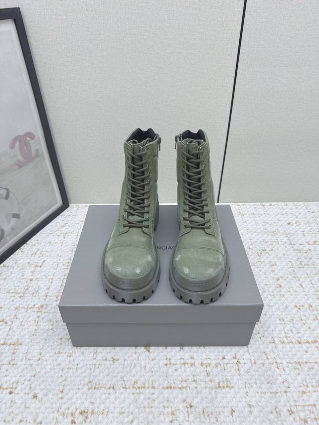 High-quality Balenciaga Stomper boots, sourced from the original design and deve