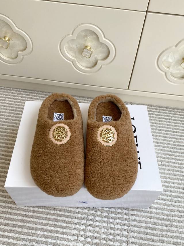 Loewe 25Ss Autumn/Winter New Slip-on Birkenstock Fur Slippers. Made with importe
