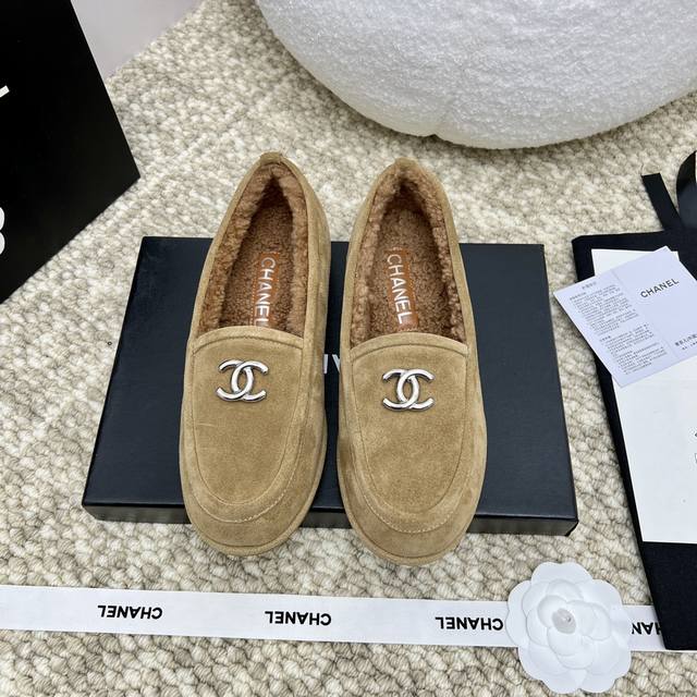 Factory direct Chanel 24 Teddy Sheepskin Loafers. Another super hot-selling item