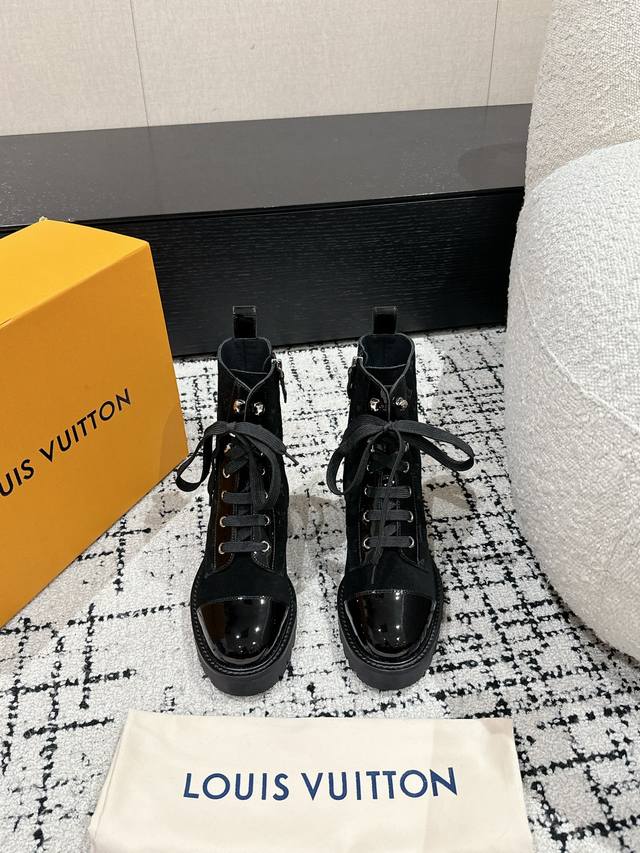 Top-tier version Louis Vuitton Fall/Winter 2024 Dr. Martens boots. Made of premi