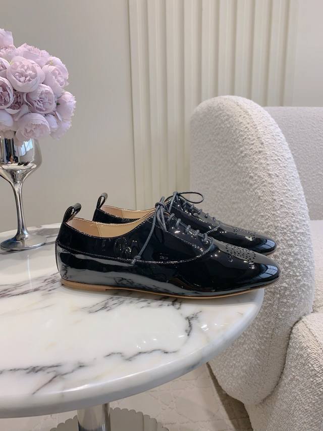 Factory Price P Celin* New Lace-up Flats This season's most beautiful shoes are