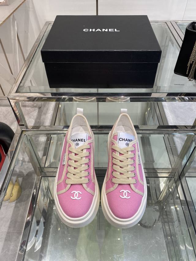 Chanel 25C New Sneakers/Casual Shoes A versatile style that won't go wrong with