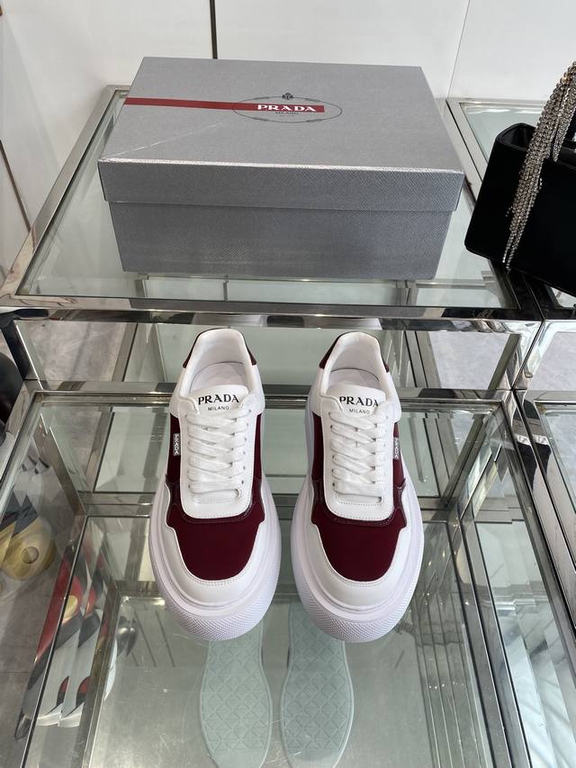 Prada 25Ss Spring/Summer Couple's Platform White Sneakers. Made with imported sp