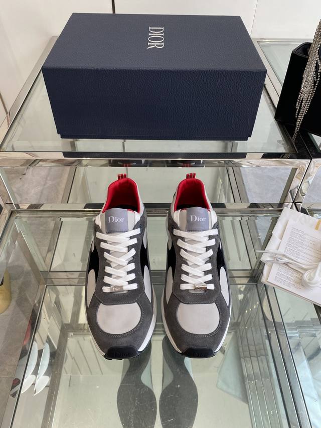 Dior's latest Star series sneakers, a couple's style. These new Dior Star dad sn