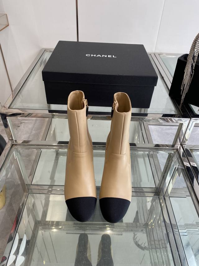 Chanel 25Ss Autumn/Winter New Arrival Round Toe Rhinestone Heel Ankle Boots. Sui