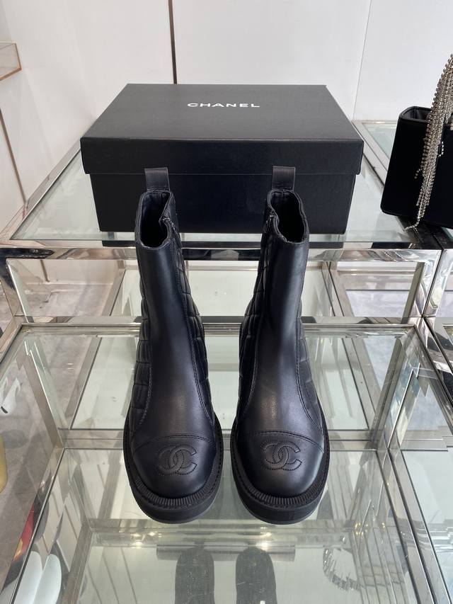 Chanel 25Ss Paris runway Fall/Winter hot-selling long boots, highly recommended